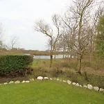 Dr. Köhler am Dorfteich